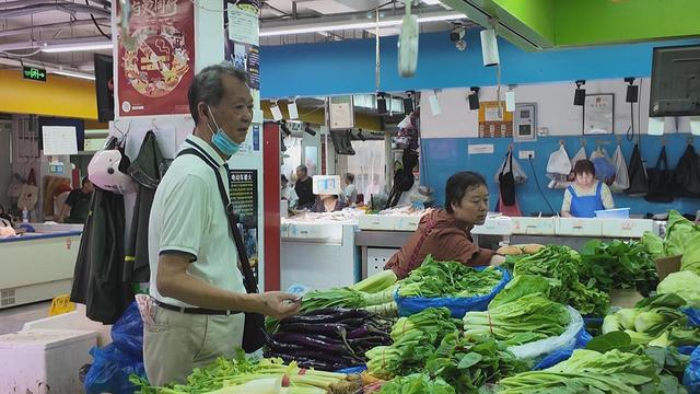 起居民积极囤菜应对麻将胡了台风预警响(图3)